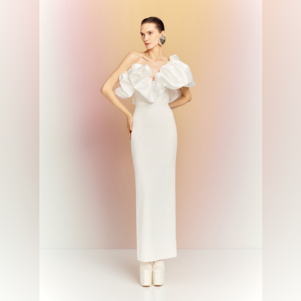 Solace London Ellis Maxi Dress Cream Gown Statement Sleeve One Shoulder Size 4‎